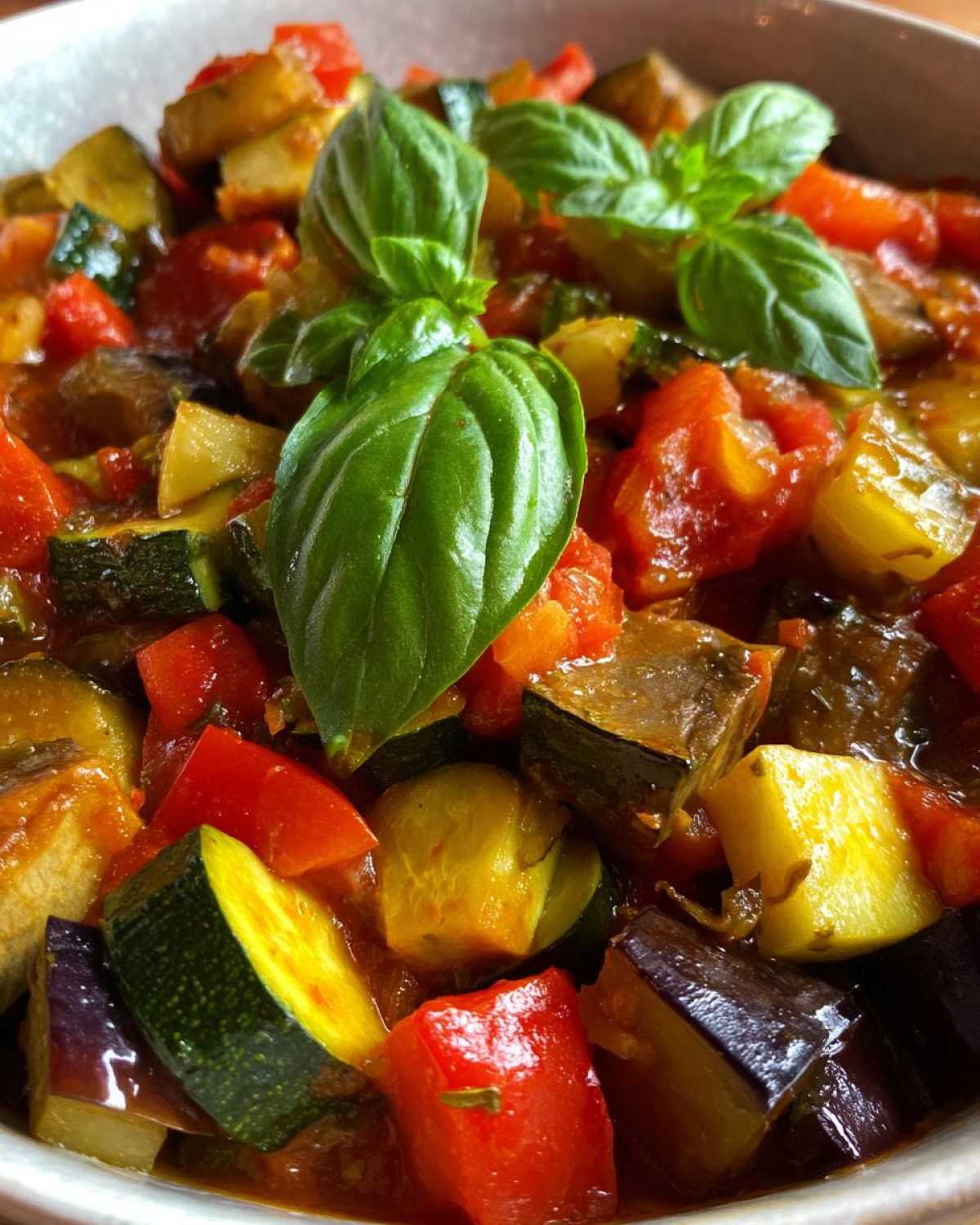 Easy Summer Ratatouille (Garden Vegetable Stew) - detail 3