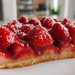 Fresh Strawberry Pie (Glazed Summer Pie)