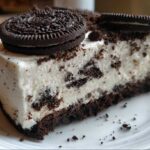 Oreo Ice Cream Cake (No-Bake Frozen Dessert)