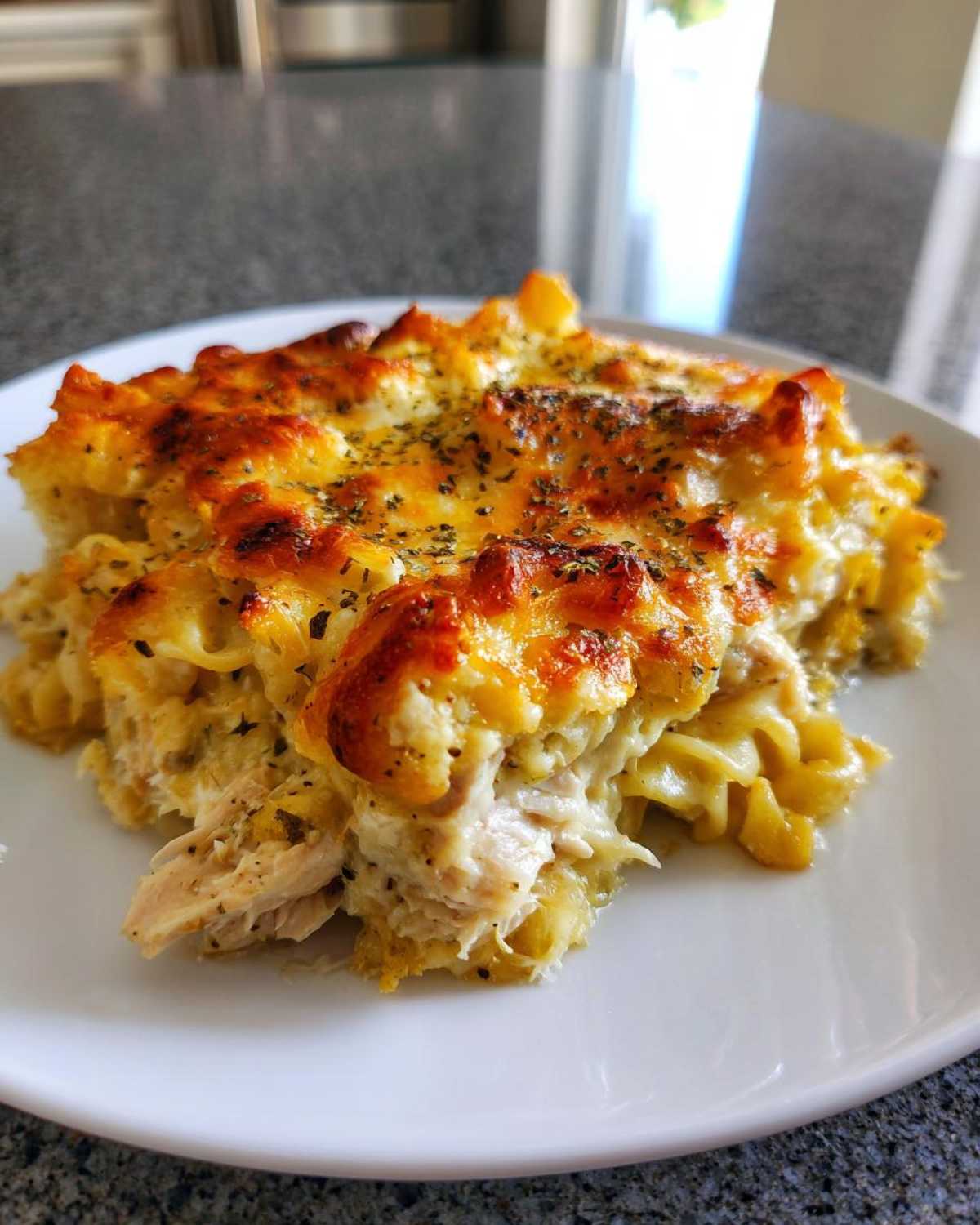 Classic tuna noodle casserole - detail 3