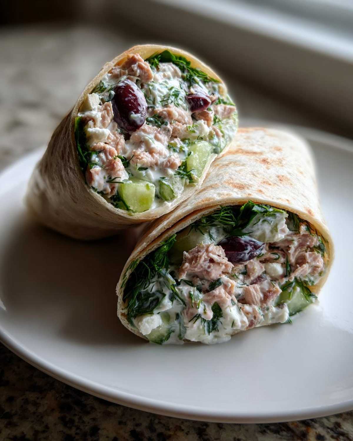 Greek tuna wrap - detail 1