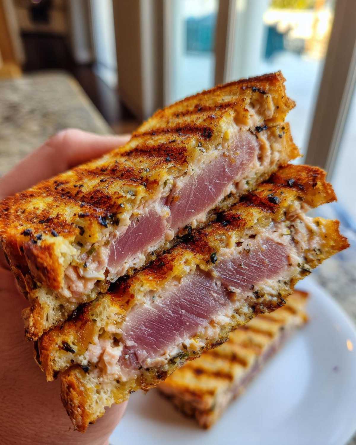 Grilled tuna sandwich - detail 3