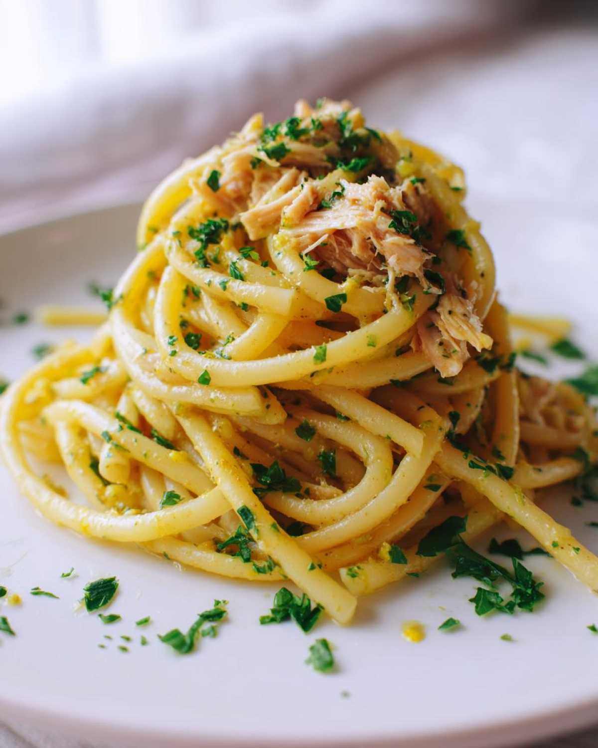 Lemon garlic tuna pasta - detail 1