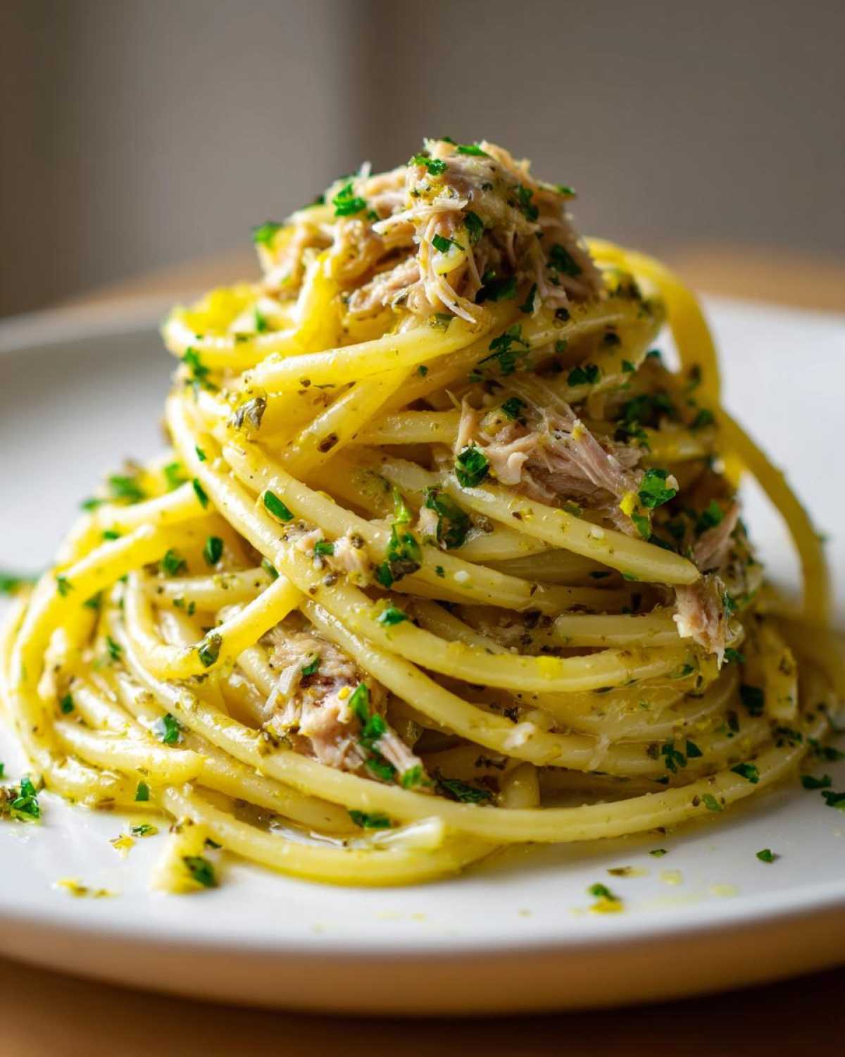 Lemon garlic tuna pasta - detail 3