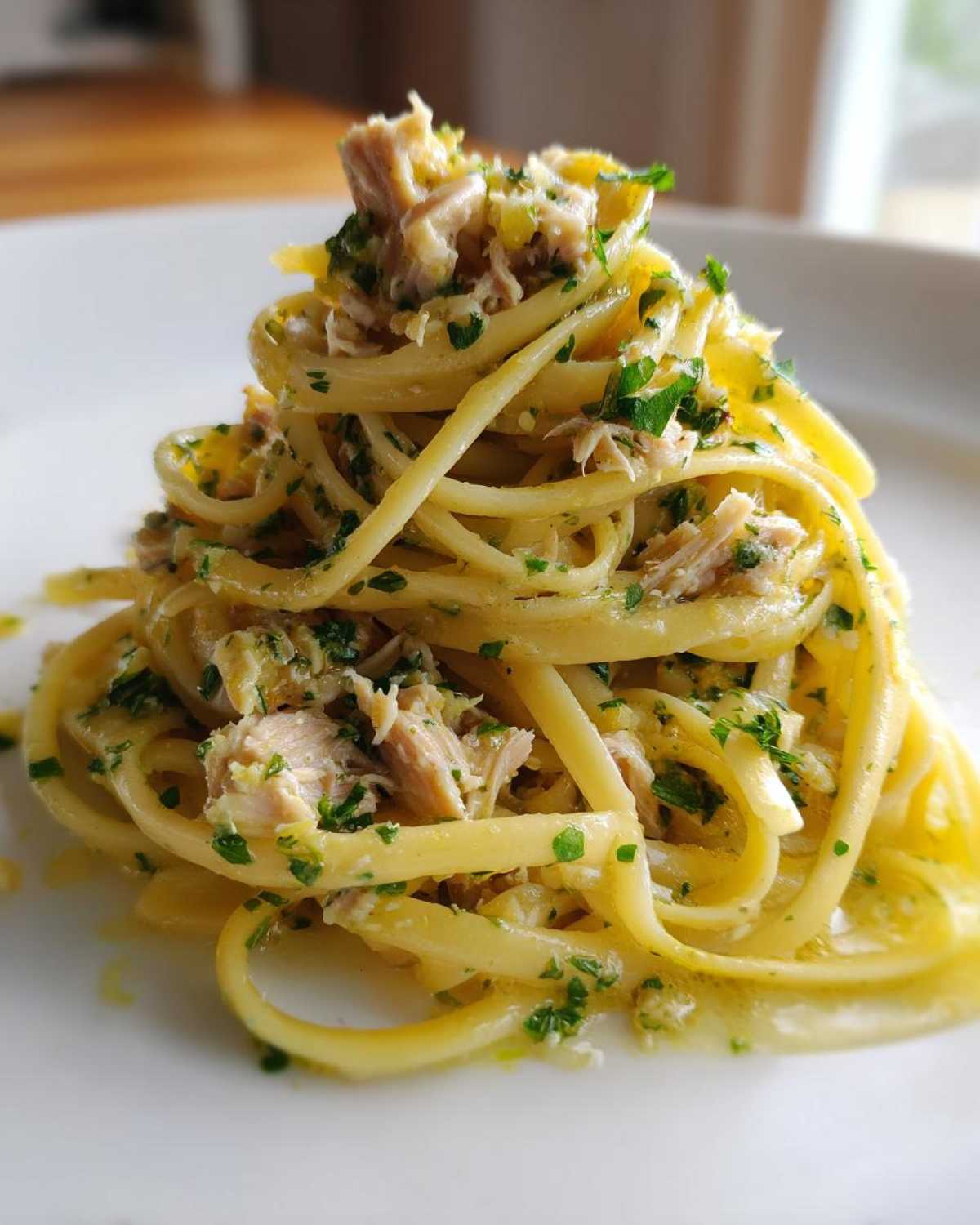 Lemon garlic tuna pasta - detail 4