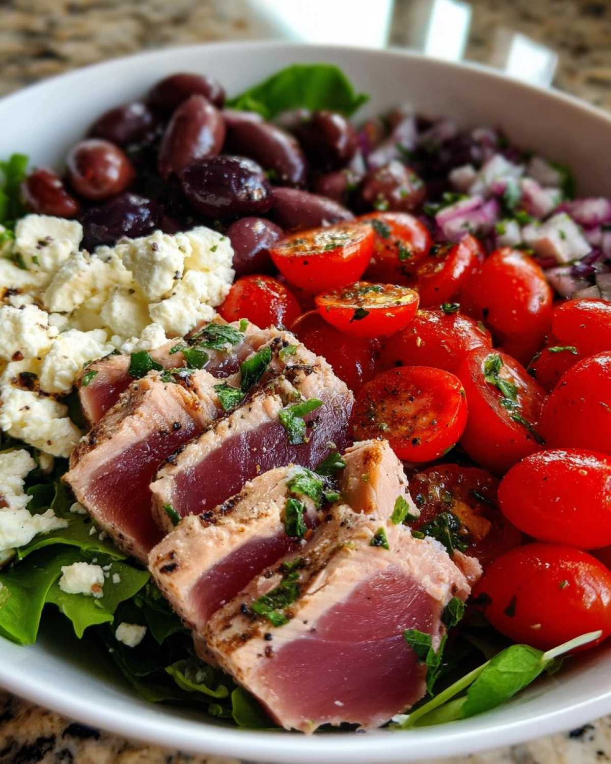 Mediterranean tuna bowl - detail 2