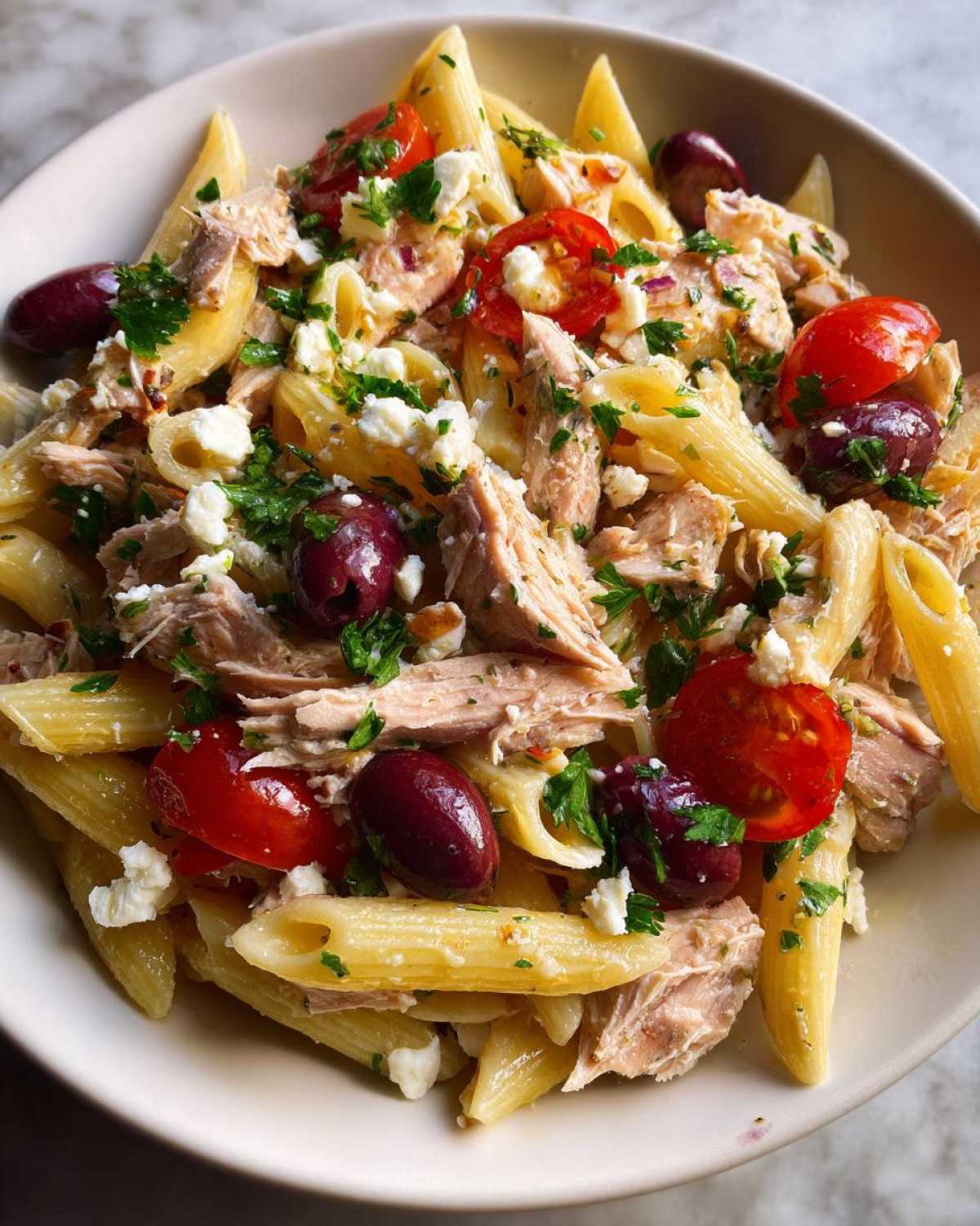 Mediterranean tuna pasta salad - detail 1