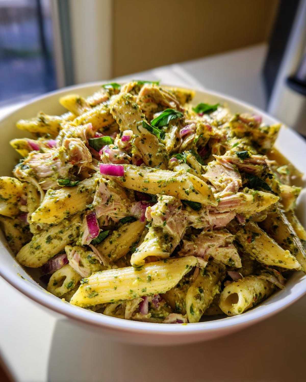 Pesto tuna pasta salad - detail 3